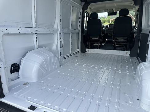 New 2025 RAM ProMaster 1500 w/ Convenience Group FWD image 18