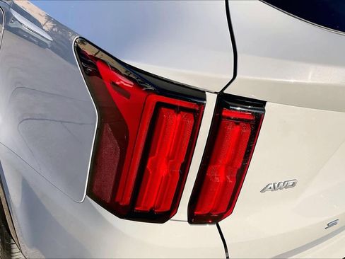 Used 2022 Kia Sorento SX image 32