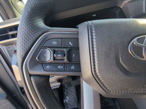 Used 2025 Toyota 4Runner TRD Off-Road Premium image 13