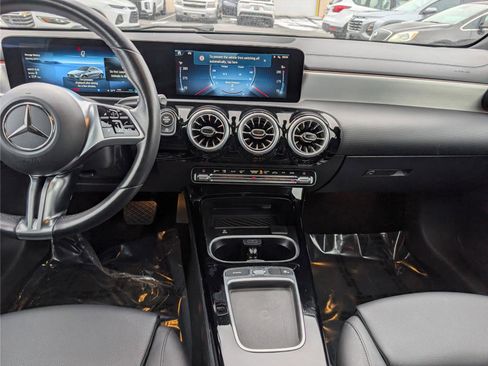 Used 2025 Mercedes-Benz CLA 250 4MATIC image 17