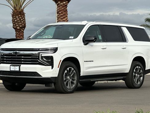 New 2026 Chevrolet Suburban LT w/ LPO, Dark Essentials Package image 8