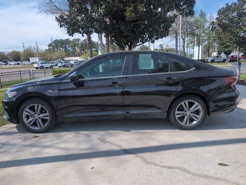 Used 2021 Volkswagen Jetta R-Line w/ R-Line Cold Weather Package image 7