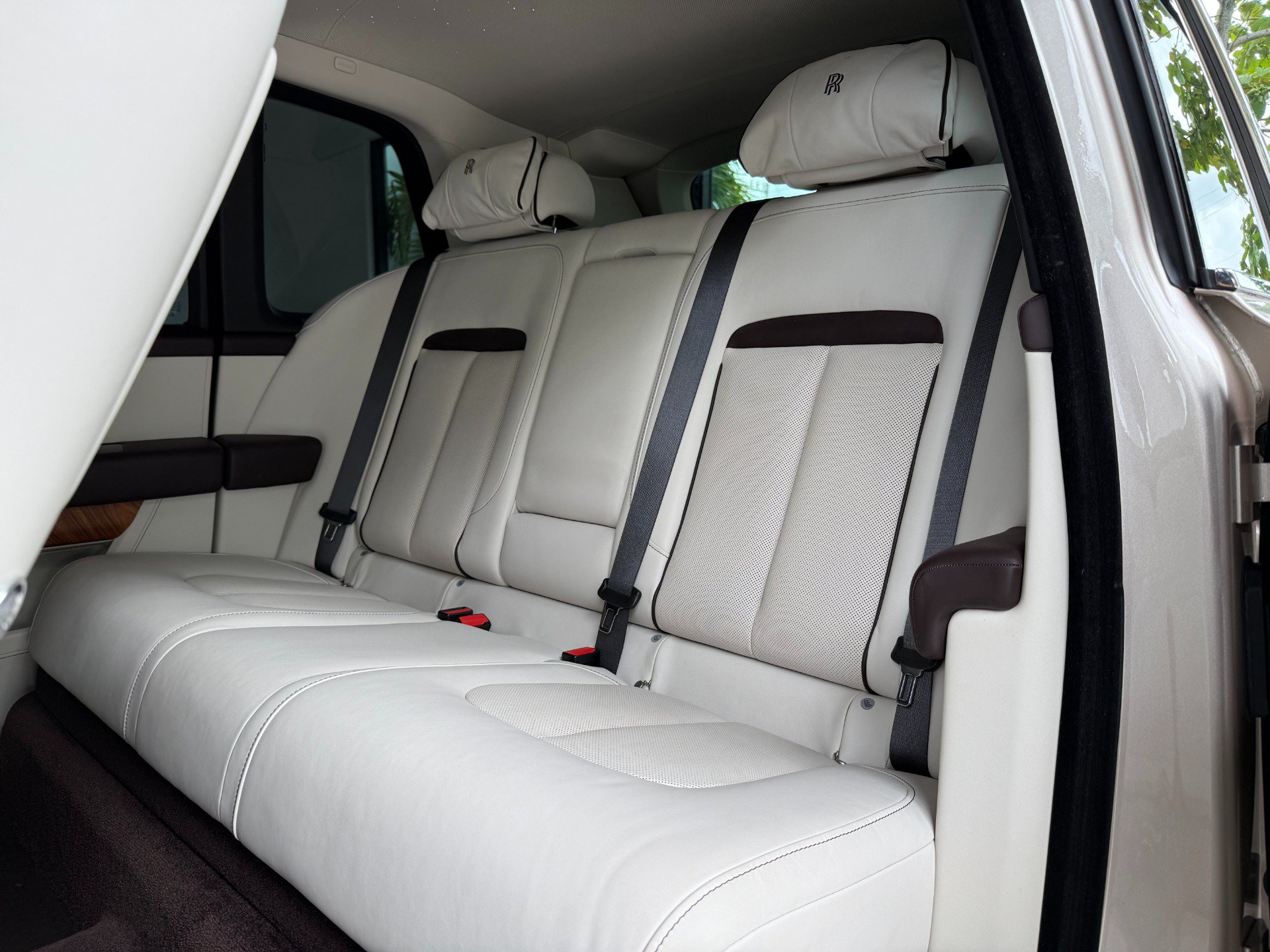 Used 2020 Rolls-Royce Cullinan AWD/4WD image 24