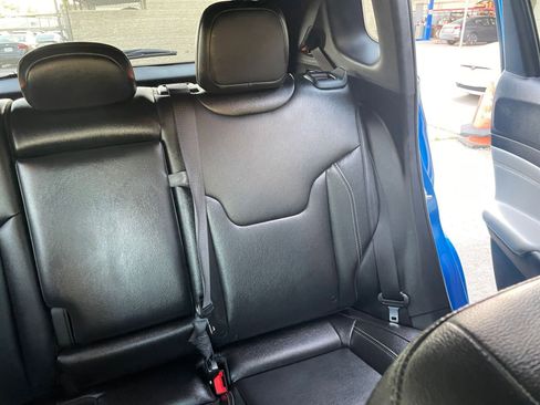 Used 2025 Jeep Compass Limited image 38