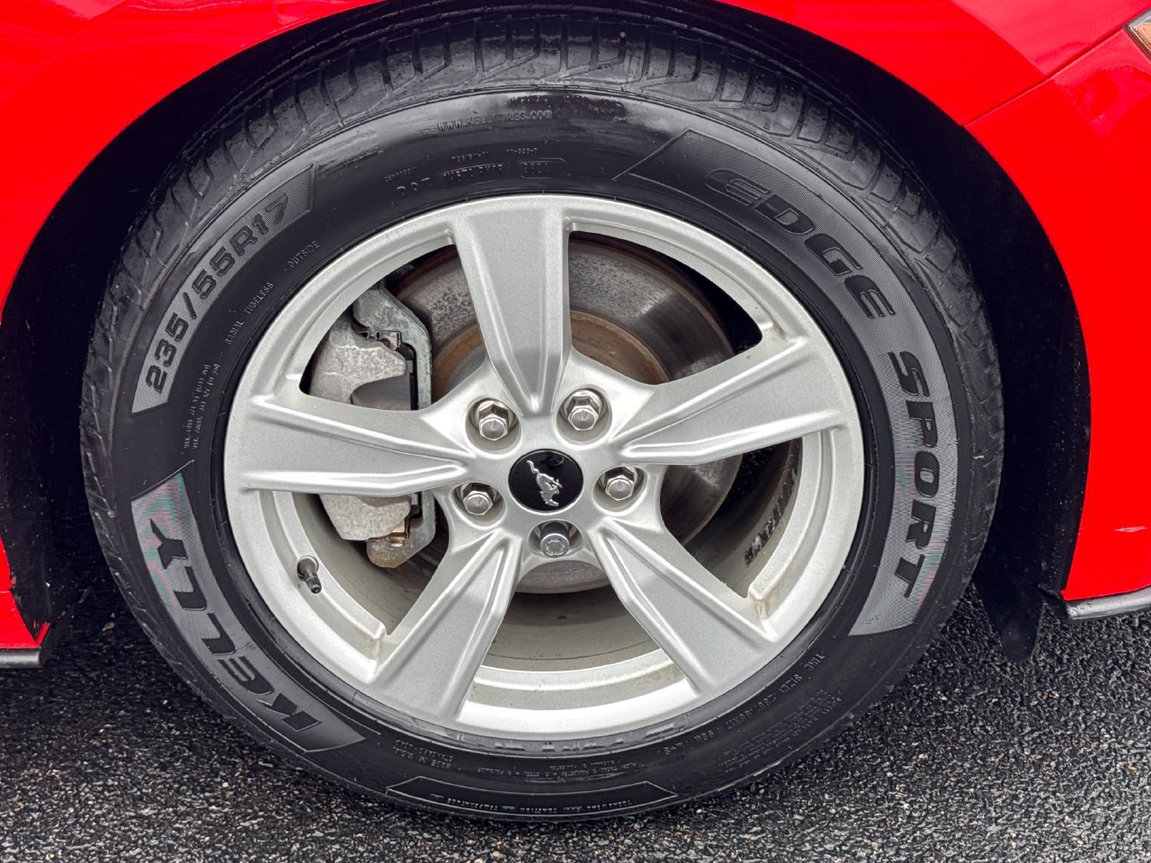 Used 2022 Ford Mustang Convertible RWD image 9