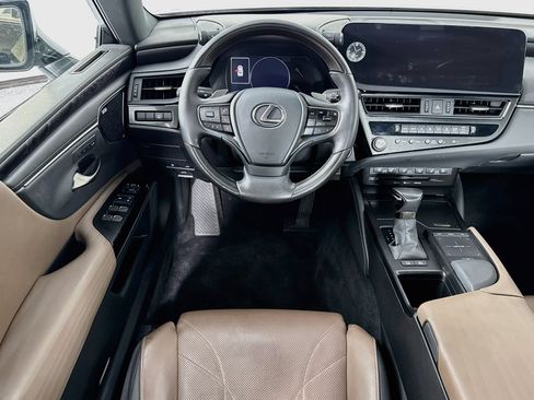 Used 2022 Lexus ES 300h w/ Accessory Package FWD image 24