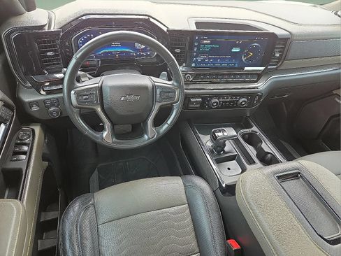 Used 2022 Chevrolet Silverado 1500 ZR2 w/ Technology Package AWD/4WD image 6