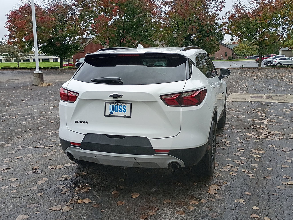 Used 2020 Chevrolet Blazer LT FWD image 3