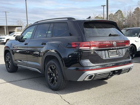 New 2026 Volkswagen Atlas Peak Edition image 3