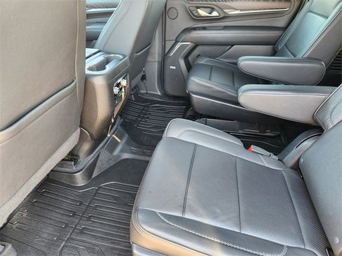 Used 2022 GMC Yukon XL Denali image 30
