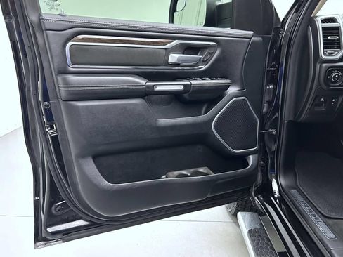 Used 2020 RAM 1500 Laramie AWD/4WD image 9