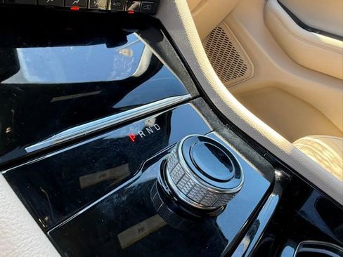 Used 2023 Jeep Grand Cherokee Limited w/ Luxury Tech Group II RWD image 17