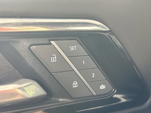 Used 2025 Chevrolet Tahoe LT AWD/4WD image 22