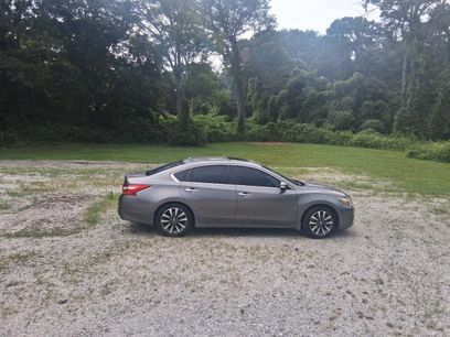 Used 2016 Nissan Altima 2.5 SL w/ 2.5 Technology w/LED Package