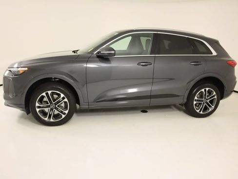 Certified 2025 Audi Q5 Premium w/ Premium Plus AWD/4WD image 2