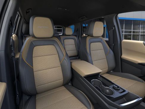 New 2025 Chevrolet Equinox ACTIV w/ Convenience Package III FWD image 17