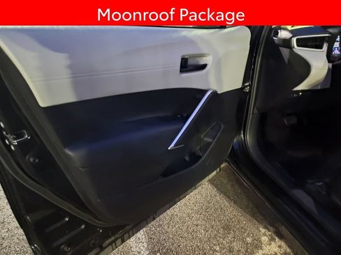 Used 2023 Toyota Corolla Cross LE w/ Moonroof Package AWD/4WD image 5