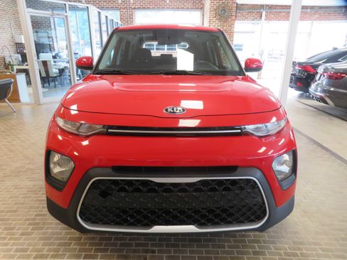 Used 2020 Kia Soul LX image 2