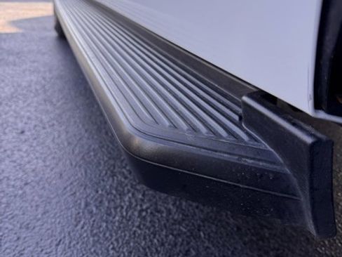 Used 2024 Ford Expedition XLT image 9