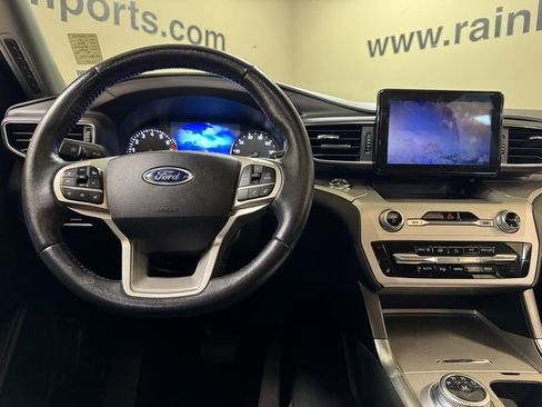 Used 2021 Ford Explorer XLT w/ Equipment Group 202A image 9