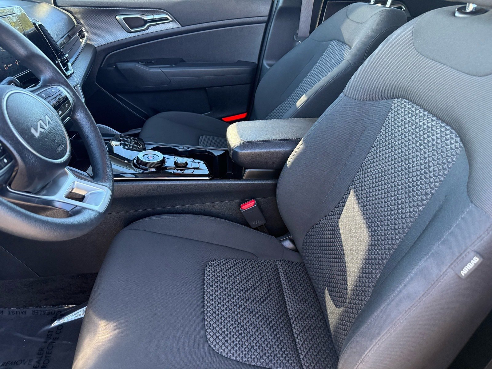 Used 2025 Kia Sportage LX FWD image 13