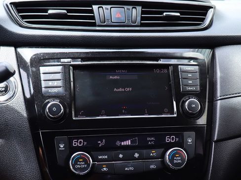 Used 2019 Nissan Rogue SV FWD image 45