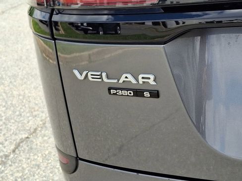 Used 2018 Land Rover Range Rover Velar S AWD/4WD image 32