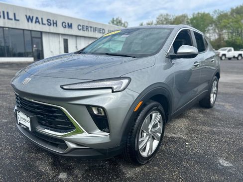 Used 2025 Buick Encore GX Preferred FWD image 3