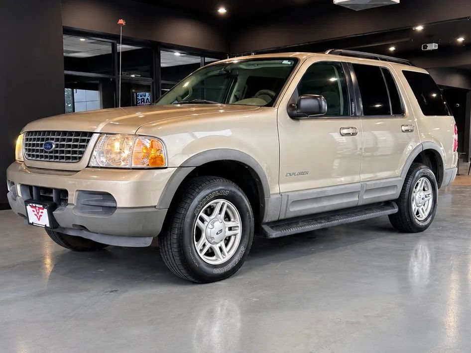 Used 2002 Ford Explorer XLT AWD/4WD image 2