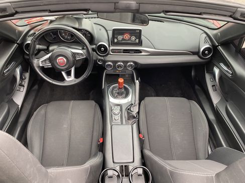 Used 2018 FIAT 124 Spider Classica w/ Technology & Siriusxm Group image 20