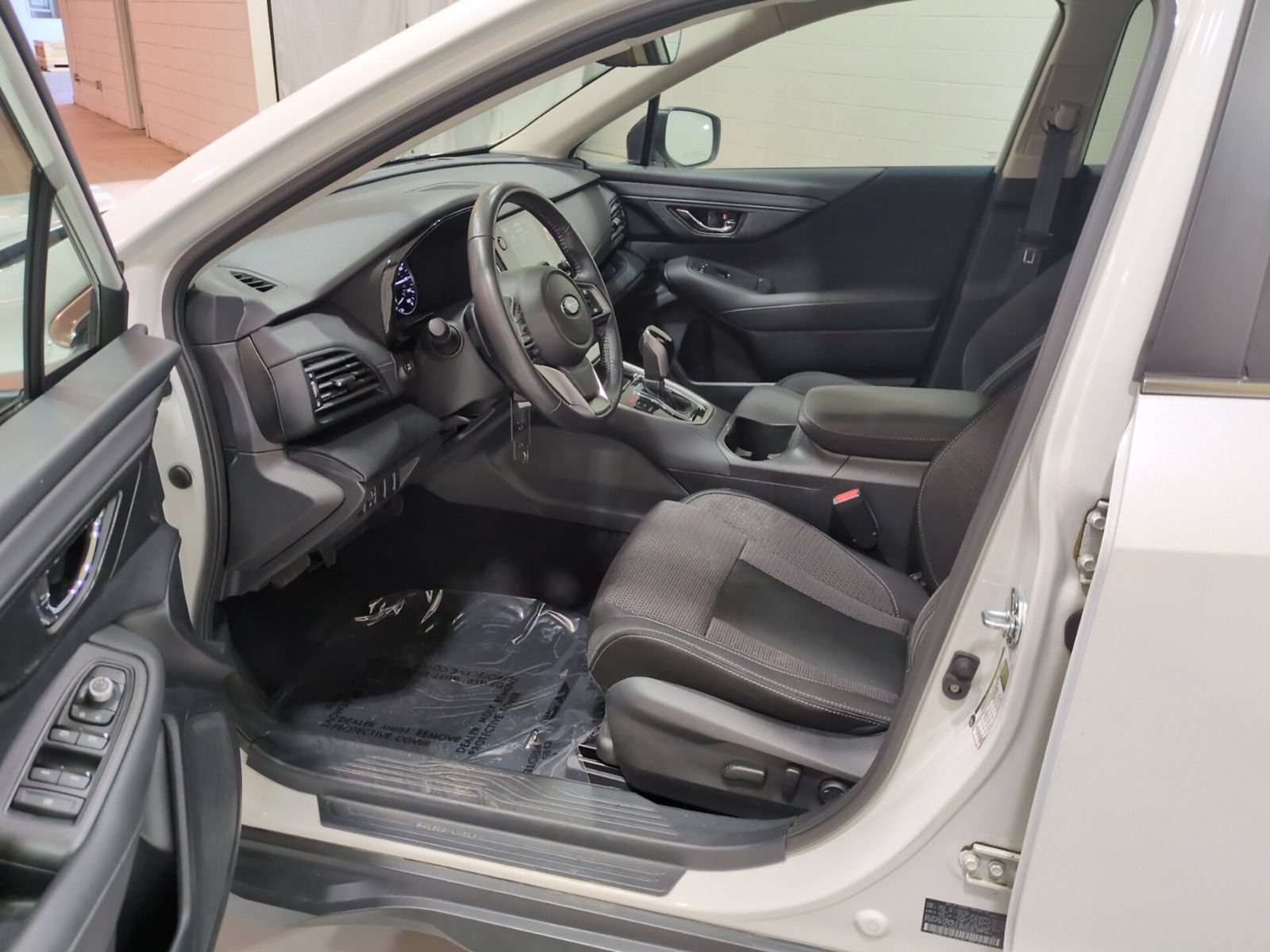 Used 2024 Subaru Outback Premium AWD/4WD image 16