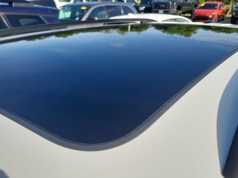 Used 2021 Volkswagen Tiguan SE R-Line image 6