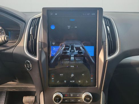 Used 2024 Ford Edge SEL image 19
