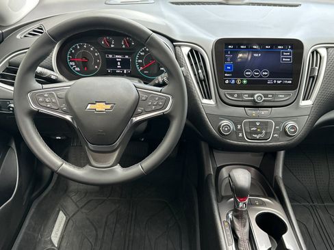 Used 2025 Chevrolet Malibu RS image 15