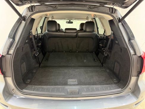 Used 2019 Nissan Pathfinder SL AWD/4WD image 6
