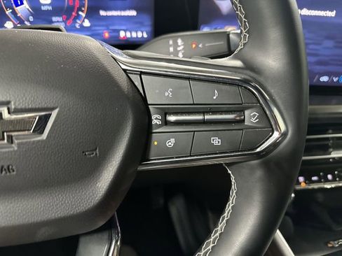 Used 2024 Chevrolet Traverse LT w/ Enhanced Driving Package FWD image 32