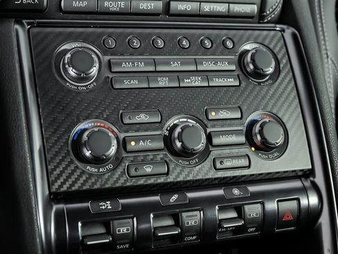 Used 2016 Nissan GT-R Black Edition AWD/4WD image 32