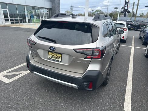 Used 2020 Subaru Outback Limited AWD/4WD image 3