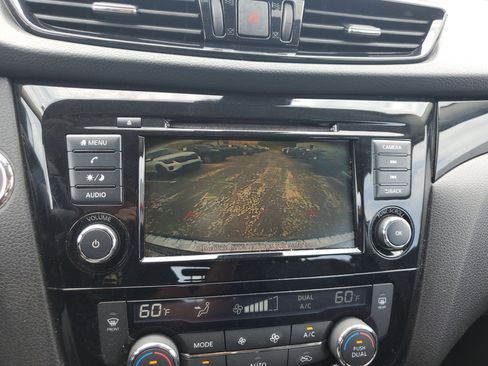 Used 2021 Nissan Rogue Sport SV FWD image 23