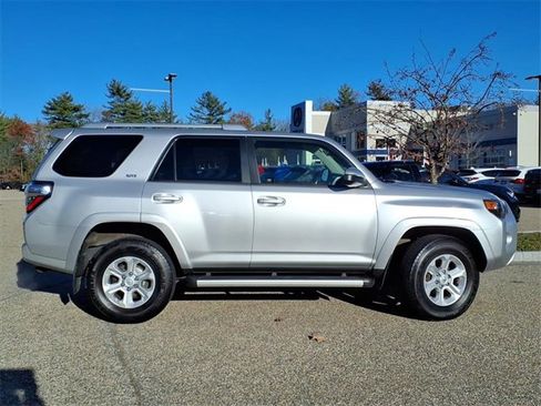 Used 2015 Toyota 4Runner SR5 image 2