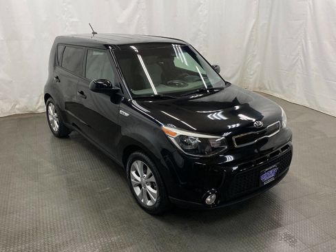 Used 2016 Kia Soul + image 2