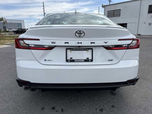 Used 2025 Toyota Camry SE w/ Multimedia Upgrade Package FWD image 5