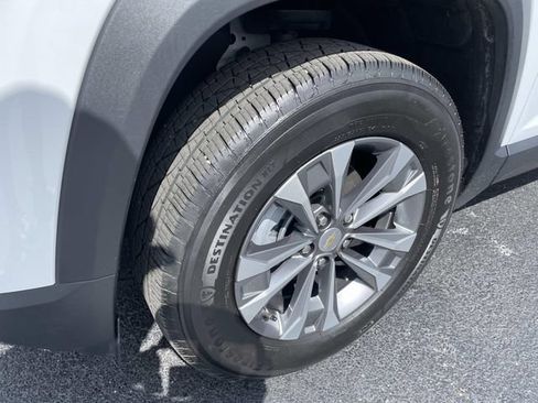 Certified 2025 Chevrolet Equinox LT FWD image 11
