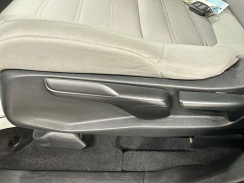 Used 2019 Honda CR-V LX image 10