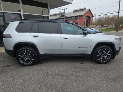 New 2026 Jeep Cherokee Overland w/ Advanced Pro Tech Group AWD/4WD image 41