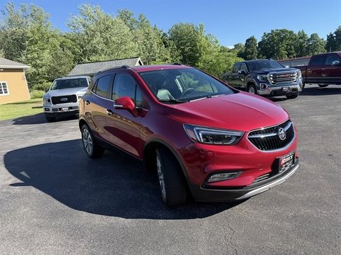 Used 2017 Buick Encore Essence FWD image 3