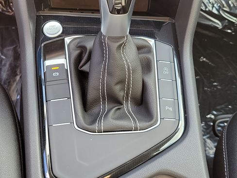 New 2026 Volkswagen Taos SE FWD image 30