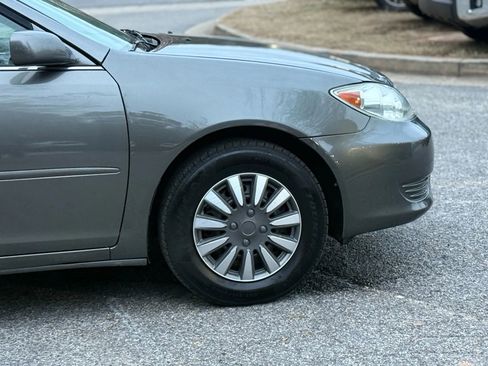 Used 2005 Toyota Camry LE image 9