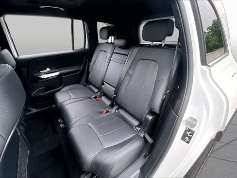 Used 2025 Mercedes-Benz GLB 250 image 20
