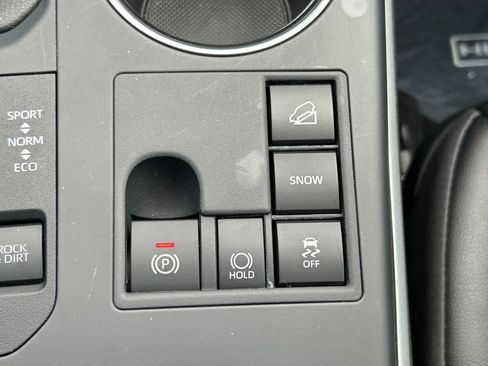 Used 2026 Toyota Highlander XLE AWD/4WD image 31